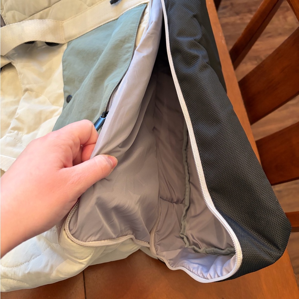 Bagsmart Quilted Duffel Bag with Mint and Black Accents - Picture 3 of 4